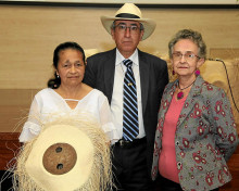 Fotos | Argemiro Idárraga | LA PATRIA Mariana González Hernández, (artesana ), Luis Fernando Arias Orozco y María Rosalba Arias Orozco, gestora cultural de Aguadas.