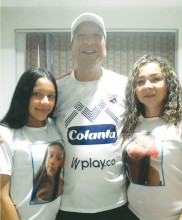ALBERTO GRISALES en compañía de su hija, Victoria Eugenia, en la celebración de los 15 años de su nieta Sabrina. ALBERTO GRISALES en compañía de su hija, Victoria Eugenia, en la celebración de los 15 años de su nieta Sabrina.