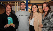 Teresa González, Juan Manuel Cardona, Catalina Solano Arias y Julieta Arias González. Teresa González, Juan Manuel Cardona, Catalina Solano Arias y Julieta Arias González.