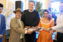 Recibimiento de vestuario del alcalde de Victoria, Elkin Echeverry Buitrago. Recibimiento de vestuario del alcalde de Victoria, Elkin Echeverry Buitrago.