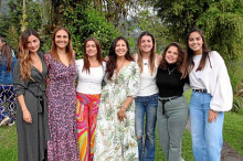 Lorena Osorio, Patricia Salazar, Lina Arbeláez, Yohana Agudelo, Alejandra Cardona, Sandra Velásquez y Manuela Noreña. Lorena Osorio, Patricia Salazar, Lina Arbeláez, Yohana Agudelo, Alejandra Cardona, Sandra Velásquez y Manuela Noreña.