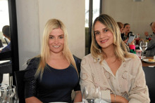 Juliana Arango Castro y Valentina Callejas Castro disfrutaron de un almuerzo en el Club Manizales Cable. Juliana Arango Castro y Valentina Callejas Castro disfrutaron de un almuerzo en el Club Manizales Cable.