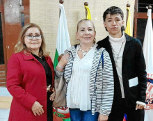 Aída Marín, docente del Inem; Victoria Gutiérrez, presidente del Supe, y Luis Miguel Lara, representante estudiantil. Aída Marín, docente del Inem; Victoria Gutiérrez, presidente del Supe, y Luis Miguel Lara, representante estudiantil.