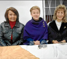 Gabriela Salgado de Rivadeneira, Lilia Serna y Luzmila García, se volvieron a encontrar en los 50 años de la institución educativa, en la que ellas ofrecieron sus servicios profesionales. Gabriela Salgado de Rivadeneira, Lilia Serna y Luzmila García, se volvieron a encontrar en los 50 años de la institución educativa, en la que ellas ofrecieron sus servicios profesionales.