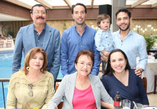 Yolanda Pérez, Colombia Quintero, Ana María Pérez, Luis Fernando Pérez, Juan Carlos Pérez, Gabriel Durán y Lorenzo Durán. Yolanda Pérez, Colombia Quintero, Ana María Pérez, Luis Fernando Pérez, Juan Carlos Pérez, Gabriel Durán y Lorenzo Durán.
