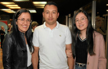 Nicole Sofía Estupiñán, Arlon Estupiñán Morales y Marisol Morales. Nicole Sofía Estupiñán, Arlon Estupiñán Morales y Marisol Morales.