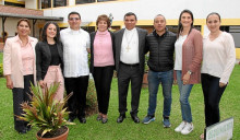 María del Pilar Yepes, tesorera; María del Pilar Hurtado, secretaria; Padre José Antonio Rincón Ochoa, sacerdote del colegio Redentoristas; Luz Marina Grisales González, coordinadora académica; monseñor Álvaro Man Pérez; Édison Castañeda García, coordinador de convivencia; Lina María Aristizábal, coordinadora de convivencia, y Carolina Duarte Pareja, coordinadora académica. María del Pilar Yepes, tesorera; María del Pilar Hurtado, secretaria; Padre José Antonio Rincón Ochoa, sacerdote del colegio Redentoristas; Luz Marina Grisales González, coordinadora académica; monseñor Álvaro Man Pérez; Édison Castañeda García, coordinador de convivencia; Lina María Aristizábal, coordinadora de convivencia, y Carolina Duarte Pareja, coordinadora académica.