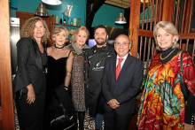 Fotos | Argemiro Idárraga | LA PATRIA Organizadores de la cena: Sandra Vandenenden, Lilina Villegas, Matilde Cuartas, Jorge Jiménez, Carlos Mazeneth y Margarita Gómez Fotos | Argemiro Idárraga | LA PATRIA Organizadores de la cena: Sandra Vandenenden, Lilina Villegas, Matilde Cuartas, Jorge Jiménez, Carlos Mazeneth y Margarita Gómez