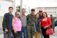 Esteban Moreno, Carmen Londoño, Aldermar Castro, Sergio Castro, Gloria Londoño, Sly Silva y Diana Castro. Esteban Moreno, Carmen Londoño, Aldermar Castro, Sergio Castro, Gloria Londoño, Sly Silva y Diana Castro.