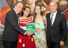 José Fernando Uribe Vélez, María José Henao, Angie Daniela Serna y Nilvio Vélez Uribe. José Fernando Uribe Vélez, María José Henao, Angie Daniela Serna y Nilvio Vélez Uribe.