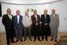 Fotos | Argemiro Idárraga | LA PATRIA Julián Chica Cardona, Octavio Hernández Jiménez, Fabio Vélez Correa, Ángel María Ocampo Cardona, presidente de la Academia Caldense de Historia; Albeiro Valencia Llano y Óscar Gaviria Valencia.