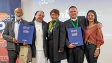Neftaly Zapata Delgado, hermana Gloria Estela Rolón Díaz, vicerrectora académica; Esperanza Trejos Ortiz, doctor Carlos Alberto Pabón Meneses y doctora Elizabeth Hernández Vargas. Neftaly Zapata Delgado, hermana Gloria Estela Rolón Díaz, vicerrectora académica; Esperanza Trejos Ortiz, doctor Carlos Alberto Pabón Meneses y doctora Elizabeth Hernández Vargas.