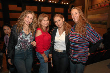 Julieta Toro, Hilda Mery Muñoz, Luz Elena Valencia y Liliana Van Den Enden. Julieta Toro, Hilda Mery Muñoz, Luz Elena Valencia y Liliana Van Den Enden.
