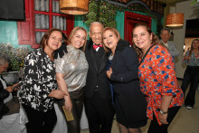 Alba Milena Solano, Claudia Lucía Ramírez, Óscar Gaviria Valencia, Alba Cecilia Orozco y Sandra Milena Solano. Alba Milena Solano, Claudia Lucía Ramírez, Óscar Gaviria Valencia, Alba Cecilia Orozco y Sandra Milena Solano.