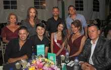 Martha Salazar, Carlos Ruiz, Nelson Arboleda, Liliany Tabares, Álvaro Cardozo, Mónica Liliana Díaz y Daniela Estrada. Martha Salazar, Carlos Ruiz, Nelson Arboleda, Liliany Tabares, Álvaro Cardozo, Mónica Liliana Díaz y Daniela Estrada.