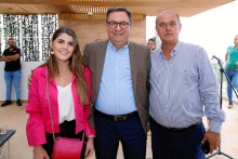 Sofía Calderón López, Lorenzo Calderón y Juan Carlos Gómez Muñoz, director de Cormanizales. Sofía Calderón López, Lorenzo Calderón y Juan Carlos Gómez Muñoz, director de Cormanizales.