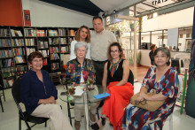 Arriba: Ana Muñoz y Jhon Jairo Plata. Abajo: Beatriz Güesguar, Fanny Parra, Paula Bernal y Adriana Suárez. Arriba: Ana Muñoz y Jhon Jairo Plata. Abajo: Beatriz Güesguar, Fanny Parra, Paula Bernal y Adriana Suárez.