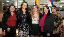 Ana Sofía López, María Luisa Castillo, Juliana Díaz Ospina, Doris Hincapié Ramírez y Bibiana María Toro Osorio. Ana Sofía López, María Luisa Castillo, Juliana Díaz Ospina, Doris Hincapié Ramírez y Bibiana María Toro Osorio.
