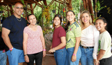 Mauricio Payán, Olga Muñoz, Nisa Payán, Tatiana Payán, Lisa Payán y Lucilia Payán, visitaron la exposición procedentes de Texas (EE.UU.). Mauricio Payán, Olga Muñoz, Nisa Payán, Tatiana Payán, Lisa Payán y Lucilia Payán, visitaron la exposición procedentes de Texas (EE.UU.).