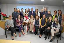 Foto | Cortesía | LA PATRIA De pie: Andrés Felipe Mosquera Trujillo, Doris Montaña, Ángela María Salazar Arias, Victoria Lucía Vieira Salazar, Nelson Montaño Grajales, Hernán Gonzalo Canales Rodríguez , Nancy Guacaneme Sánchez, Gloria Inés Garay, Antonio Raad Aljure, Amparo Murcia Rodríguezm y Marcela Garcia Mejia. Sentados: María Antonia Arango Montes, Isabel Cristina Jaimes Montaña ,Juan Esteban Ocampo Castaño, Ana Dolores García Andrade (gobernadora del Distrito 4281 de Rotary), Mónica Giraldo Mejía, Nataly Buitrago Lievano, Olga Lucía Quitero Carvajal y María Andrea Guarín Ramírez. Foto | Cortesía | LA PATRIA De pie: Andrés Felipe Mosquera Trujillo, Doris Montaña, Ángela María Salazar Arias, Victoria Lucía Vieira Salazar, Nelson Montaño Grajales, Hernán Gonzalo Canales Rodríguez , Nancy Guacaneme Sánchez, Gloria Inés Garay, Antonio Raad Aljure, Amparo Murcia Rodríguezm y Marcela Garcia Mejia. Sentados: María Antonia Arango Montes, Isabel Cristina Jaimes Montaña ,Juan Esteban Ocampo Castaño, Ana Dolores García Andrade (gobernadora del Distrito 4281 de Rotary), Mónica Giraldo Mejía, Nat