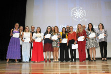 Categoría Asociado: Germana Carolina Soler Millán, Jhon Fredy Ríos Martínez, Daian Tatiana Flórez Quintero, Héctor Yovanny Betancur Santa, Gladys Yolanda Pasuy Guerrero, Paula Marcela Castaño Castaño, Carolina Zamorano Montañez, Sandra Bibiana Aguilar Marín, Diana Marcela Ocampo Serna, Edwin David Morales Álvarez, Ayda María González Correa, Diana Paola Betancurth Loaiza, Nelson Enrique Arias Ortiz, Alexandra Giraldo Osorio y Ángela María Ormaza Zapata. Categoría Asociado: Germana Carolina Soler Millán, Jhon Fredy Ríos Martínez, Daian Tatiana Flórez Quintero, Héctor Yovanny Betancur Santa, Gladys Yolanda Pasuy Guerrero, Paula Marcela Castaño Castaño, Carolina Zamorano Montañez, Sandra Bibiana Aguilar Marín, Diana Marcela Ocampo Serna, Edwin David Morales Álvarez, Ayda María González Correa, Diana Paola Betancurth Loaiza, Nelson Enrique Arias Ortiz, Alexandra Giraldo Osorio y Ángela María Ormaza Zapata.