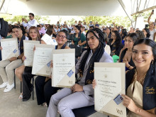 Jairo Santiago Mayorga, Estefany Pineda, Estefanía Cáceres, Carlos Alberto Benites y Angie Lorena Muñoz.