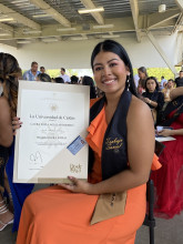 Laura Sofía Aguilar obtuvo su título como trabajadora social. Laura Sofía Aguilar obtuvo su título como trabajadora social.