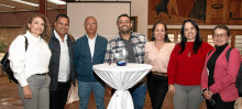 Gloria Gil, Jesús Narváez, Carlos Botero, Ricardo Castaño, Gloria Rocío Morales, Sandra Salazar y Lida Noreña. Gloria Gil, Jesús Narváez, Carlos Botero, Ricardo Castaño, Gloria Rocío Morales, Sandra Salazar y Lida Noreña.
