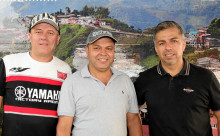 Marcelo Giraldo, Diego Giraldo y Leonidas Ortiz, propietarios del Mirador La Cuchilla Parque Temático. Marcelo Giraldo, Diego Giraldo y Leonidas Ortiz, propietarios del Mirador La Cuchilla Parque Temático.