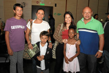 Matías Castro; Marcela García; Rafael Castro; Ivonne Paola Mendoza Niño, gerente del Banco de la República; Alise Becerra y Jhon Jairo Castro Valencia.