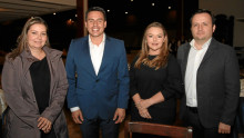 Marcela Escobar, Jorge Eduardo Rojas Giraldo (alcalde de Manizales), Mariana Villegas y Juan Pablo Mejía. Marcela Escobar, Jorge Eduardo Rojas Giraldo (alcalde de Manizales), Mariana Villegas y Juan Pablo Mejía.