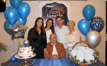 Ernesto Quintero y su familia. Ernesto Quintero y su familia.