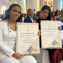 Angie Daniela Guevara y Claudia Patricia Villegas, tecnólogas en Finanzas. Angie Daniela Guevara y Claudia Patricia Villegas, tecnólogas en Finanzas.