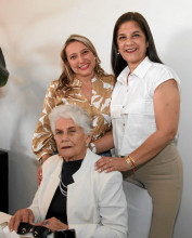 Estér Julia Velásquez, Gloria Nancy Muñoz y Yenny Cardona. Estér Julia Velásquez, Gloria Nancy Muñoz y Yenny Cardona.