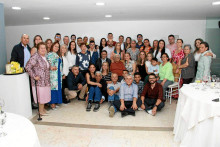 Grupo familiar asistente al cumpleaños. Grupo familiar asistente al cumpleaños.
