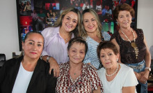 Luz Myriam Echeverri, Elsa Ramírez, Amparo Castaño, Mariela Castaño, Estela Castaño y Claudia Ramírez. Luz Myriam Echeverri, Elsa Ramírez, Amparo Castaño, Mariela Castaño, Estela Castaño y Claudia Ramírez.