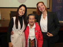 Ivonne Mendoza Niño, gerente del Centro Cultural Banco de la República; Dorian Hoyos Parra y Beatriz Mejía. Ivonne Mendoza Niño, gerente del Centro Cultural Banco de la República; Dorian Hoyos Parra y Beatriz Mejía.