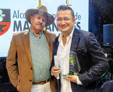 Entrega de reconocimiento a Wilmar Cediel Castañeda, requintista que ha aportado a la cultura y a la música de Manzanares. Entrega de reconocimiento a Wilmar Cediel Castañeda, requintista que ha aportado a la cultura y a la música de Manzanares.