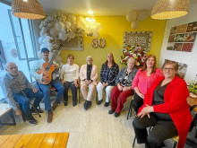 Hermanos: Bernardo Gómez Gómez, Luis Alfonso Gómez Gómez, Dioselina Gómez Gómez, Ana Isabel Gómez Gómez, Magnolia Gómez Gómez, Libia Gómez Gómez, Ceneiba Gómez Gómez e Inés Ofelia Gómez Gómez. Hermanos: Bernardo Gómez Gómez, Luis Alfonso Gómez Gómez, Dioselina Gómez Gómez, Ana Isabel Gómez Gómez, Magnolia Gómez Gómez, Libia Gómez Gómez, Ceneiba Gómez Gómez e Inés Ofelia Gómez Gómez.