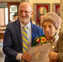 Reconocimiento a Atala Estrada, por su aporte a la educación manizaleña. Reconocimiento a Atala Estrada, por su aporte a la educación manizaleña.