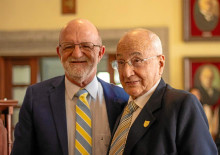 Reconocimiento a Jahir Giraldo González, quien ocupó cargos de gran importancia en el área de la salud en Manizales y municipios de Caldas. Reconocimiento a Jahir Giraldo González, quien ocupó cargos de gran importancia en el área de la salud en Manizales y municipios de Caldas.