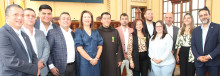 Homenajeados con los diputados. Homenajeados con los diputados.