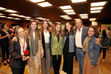 Olga Caro, Alejandra Cardona, Paula Toro, Catalina García, Lucía Londoño, Augusto Londoño y Sandra Velásquez. Olga Caro, Alejandra Cardona, Paula Toro, Catalina García, Lucía Londoño, Augusto Londoño y Sandra Velásquez.
