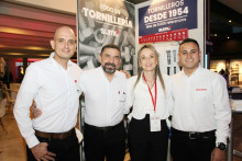 Jorge Iván Duque, Juan Manuel Navarro, Carolina Cardona y Jonathan Hernández. Jorge Iván Duque, Juan Manuel Navarro, Carolina Cardona y Jonathan Hernández.