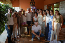Celebración del cumpleaños de Riama Reyes la esposa de Rafael Reyes el Vicepresidente de la Shaw Ross. El que importó e hizo famoso el Aguardiente Cristal y el Ron Viejo de Caldas en EE.UU. Celebración del cumpleaños de Riama Reyes la esposa de Rafael Reyes el Vicepresidente de la Shaw Ross. El que importó e hizo famoso el Aguardiente Cristal y el Ron Viejo de Caldas en EE.UU.