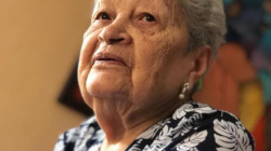 Foto | Cortesía | LA PATRIA Mensaje a Lilia Rico de Cardona de su nieta Manuela Ríos Cardona: "Hoy se cumplen varios días de tu partida y no tengo palabras para describir el vacío abrumador que siento en el pecho. Me pregunto si dimensionaste alguna vez el regalo tan grande que me diste. La música abuela, esa que era tuya y la hiciste nuestra. Me entregaste un tesoro tan sagrado y prometo honrarlo hasta el último día de mi existencia. A mi mami gracias por la vida y a ti, abuela Lilia, gracias por la música