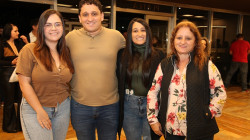 Catalina Hoyos, Cristian Lepineux, Estefanía Lepineux y Gloria Pérez.