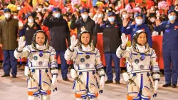 China lanza al espacio nave con la tripulación que terminará construcción de la Tiangong