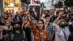 Irán desmonta la Policía de la moral