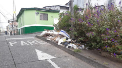 A dos esquinas del barrio Linares en Manizales las volvieron acopio de basuras
